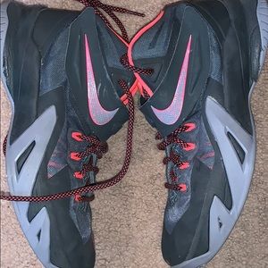 Lebron soldier 8 Nike basketball shoes
